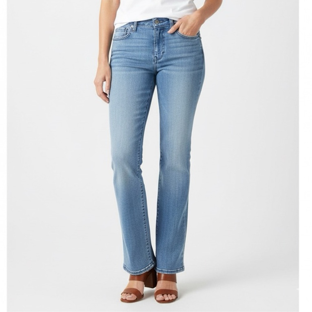 LEVIS Women’s Vintage Bootcut Low Rise Jeans